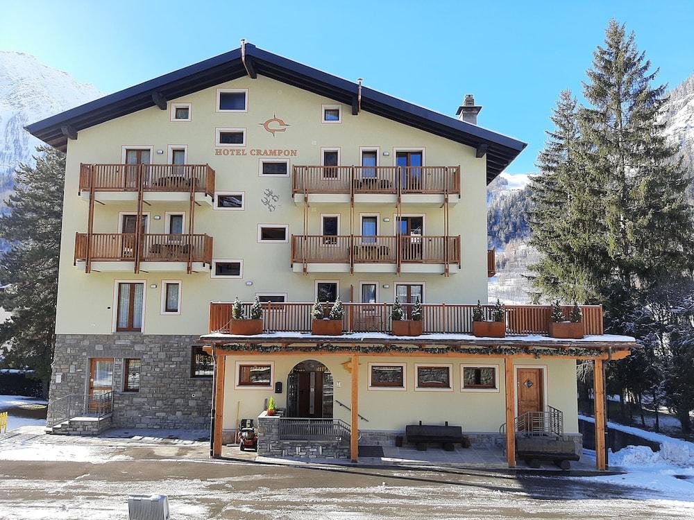 Hotel Crampon Courmayeur Exterior photo